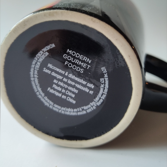 Harry Potter Gryffindor Mug - Picture 4 of 4